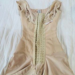 CURVYGYALS FAJA  26/44